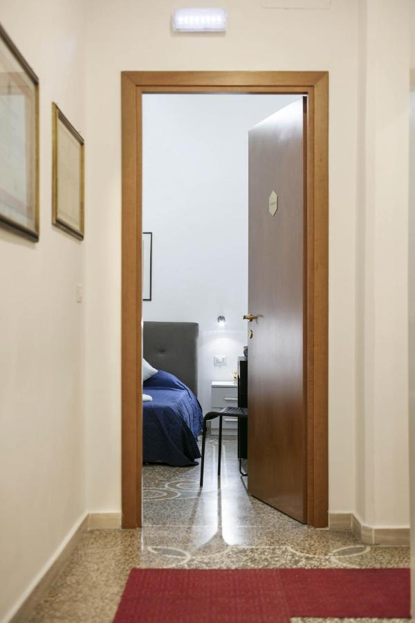 Lorenzo'S - Vatican Guest House Рим Экстерьер фото